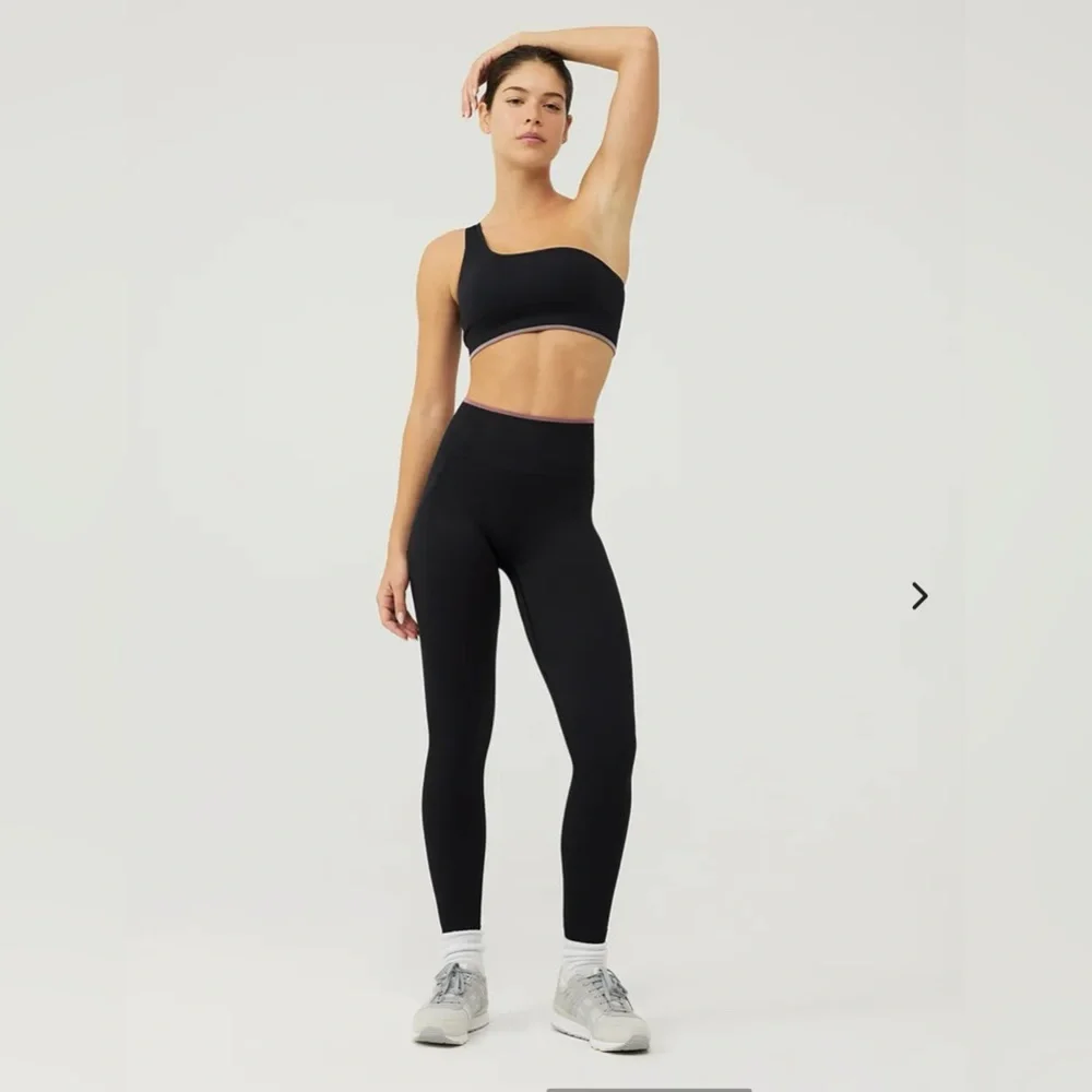 Outdoor Voices SeamlessRib 7/8 Legging - Black - Picture 4 of 5